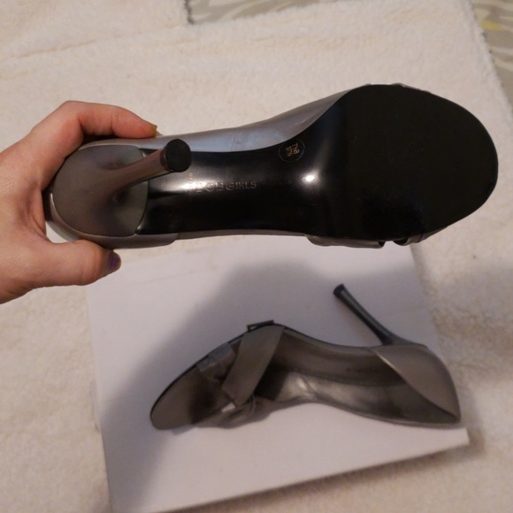 Max Azria BCBGirls silver heels <3 - Picture 3 of 5